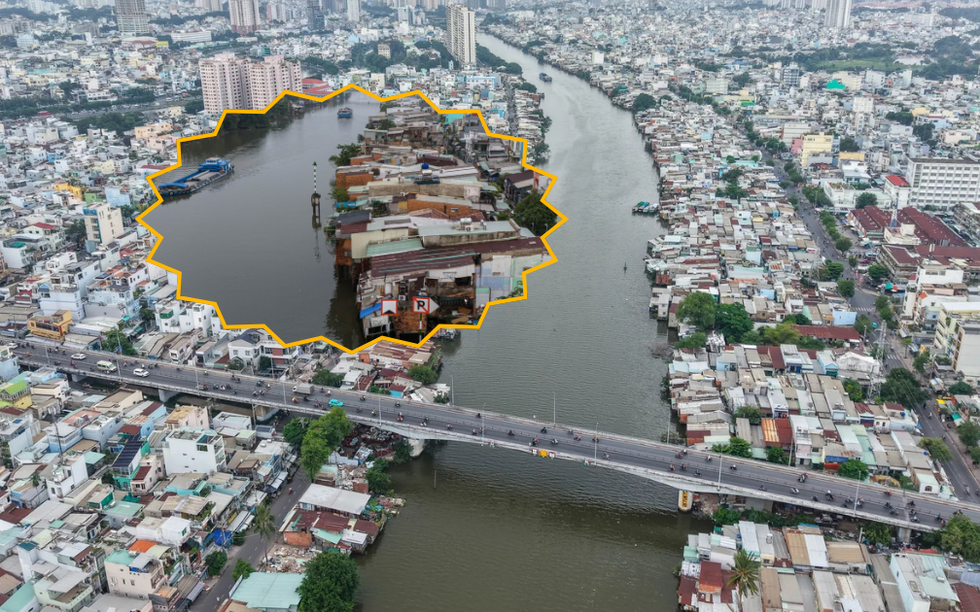 Hàng trăm người dân tại TP. HCM đồng loạt tháo dỡ nhà, nhường chỗ cho dự án 7.300 tỷ