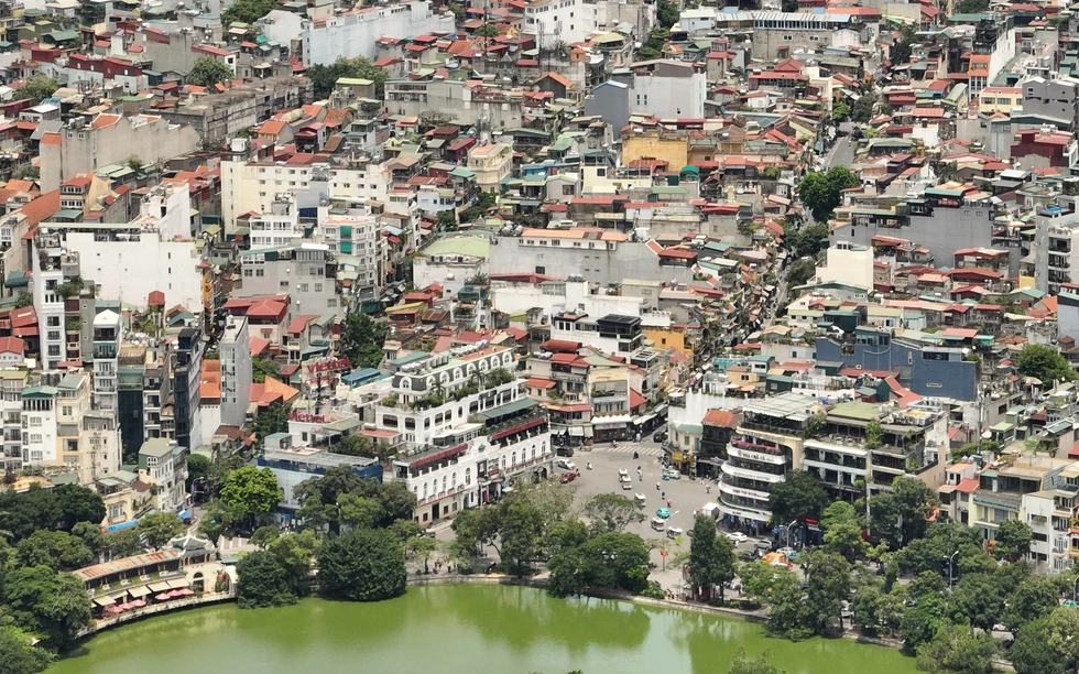 Chủ tịch Hà Nội yêu cầu xã phường mới phân "làn xanh" cho 10 dự án trọng điểm