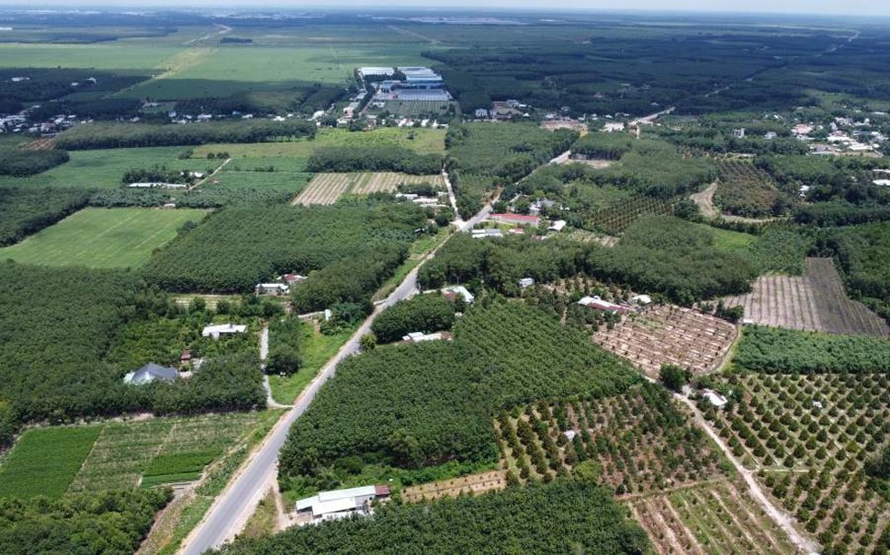 Hơn 30km đường Hồ Chí Minh do Đèo Cả thi công: Đẹp nhưng vướng tiến độ