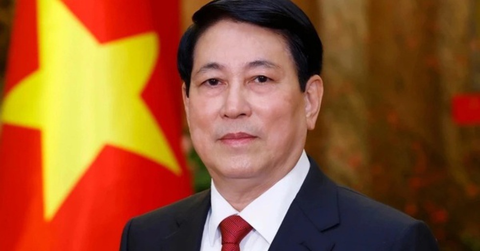 Công an nhân dân Việt Nam cùng toàn dân trong sự nghiệp xây dựng và bảo vệ Tổ quốc