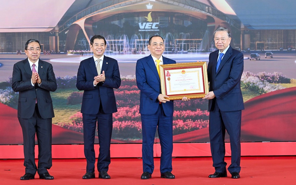 Vingroup nhận Huân chương LĐ hạng nhất vì thành tích đặc biệt xuất sắc tại VEC