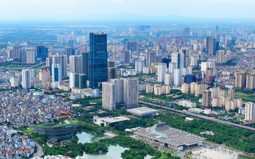 Thị trường bất động sản vào mùa cao điểm bung hàng