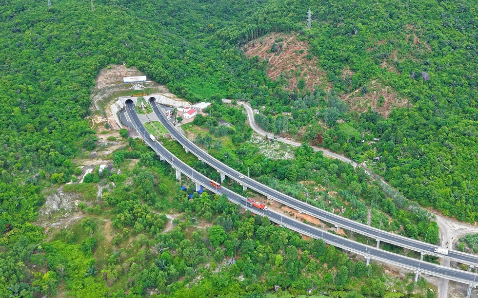 Hầm xuyên núi gần nghìn tỷ dài thứ 2 Việt Nam rút ngắn thời gian qua con đèo hiểm trở từ 60 phút còn 10 phút