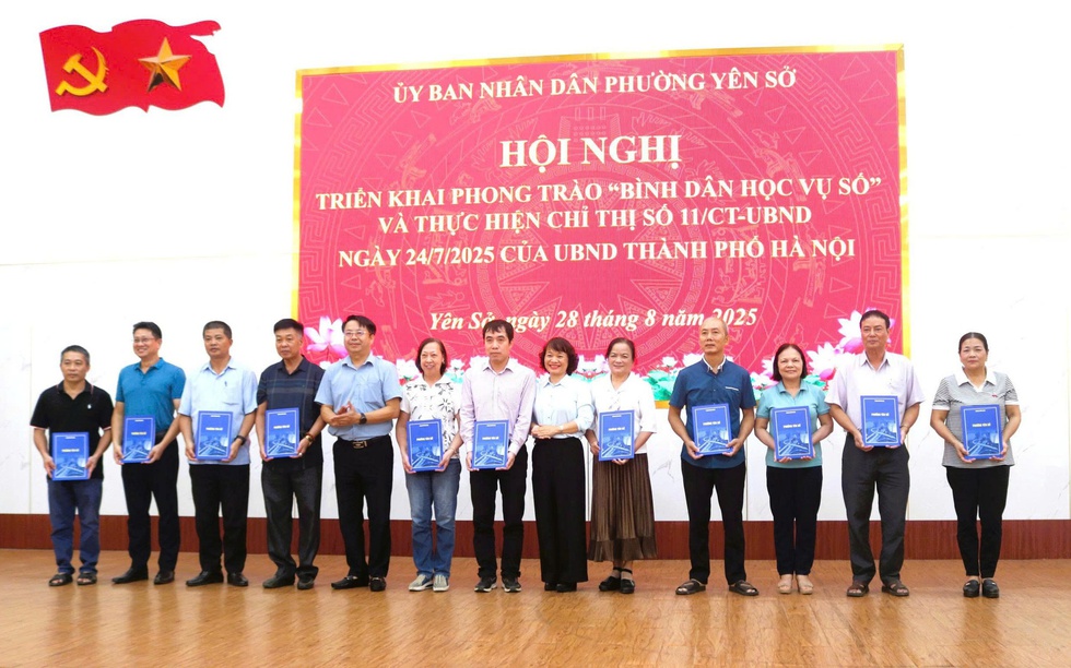 Công an phường Yên Sở tham mưu tổ chức Hội nghị Triển khai phong trào "Bình dân học vụ số"