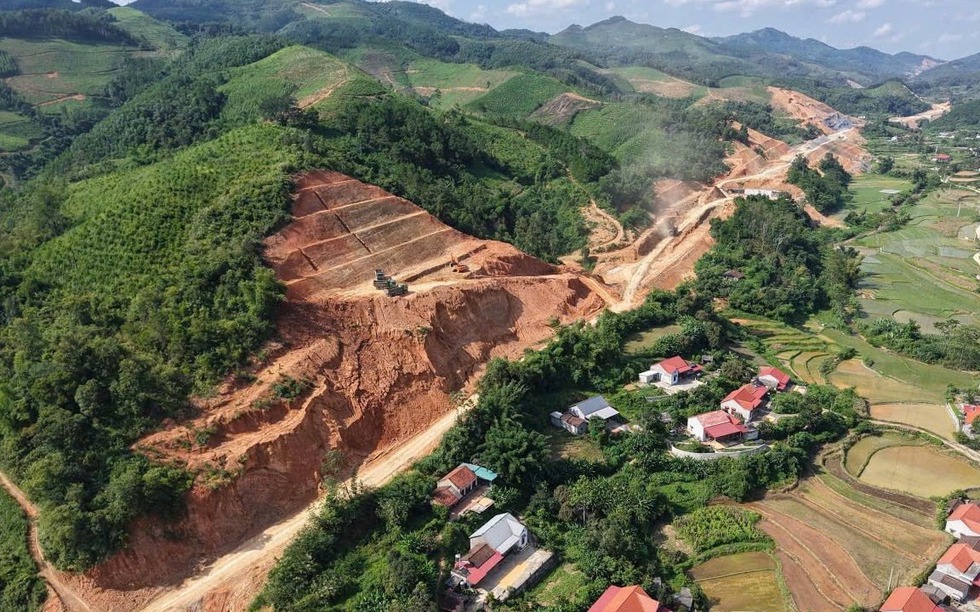 Cao tốc gần 60km do Tập đoàn Đèo Cả thực hiện gặp khó
