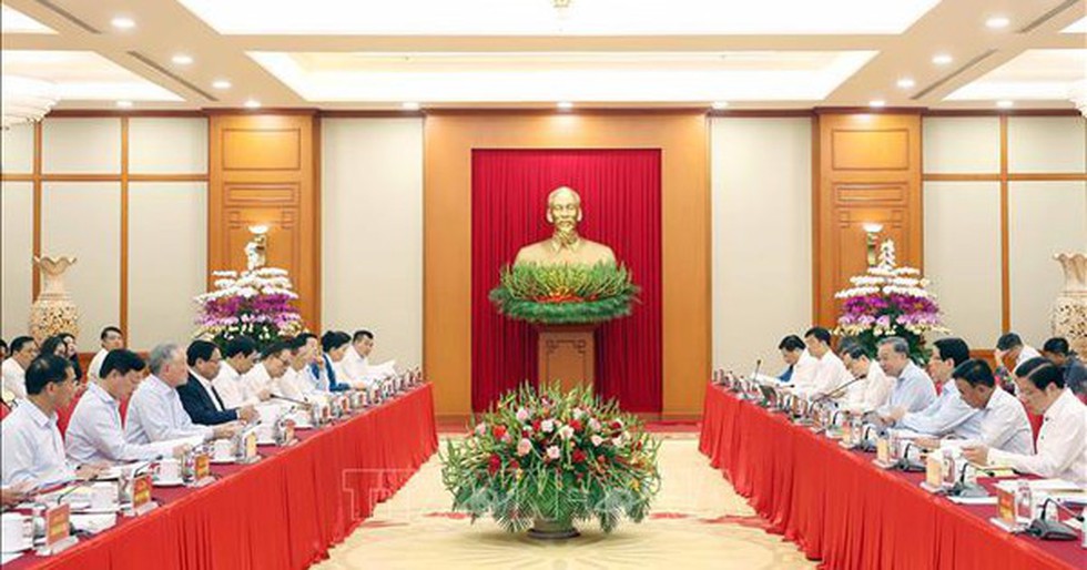 Bộ Chính trị làm việc với Ban Thường vụ Đảng ủy Chính phủ