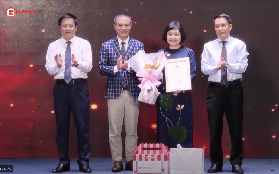 Cuộc thi viết "Cha và con gái" lần 3: Gần 1.000 tác phẩm dự thi từ khắp mọi miền Tổ quốc