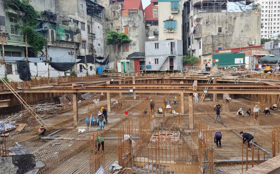 Dự án số 1 Định Công (Hà Nội) đang làm móng, "cò mồi" tung chiêu bán nhà "2 giá"