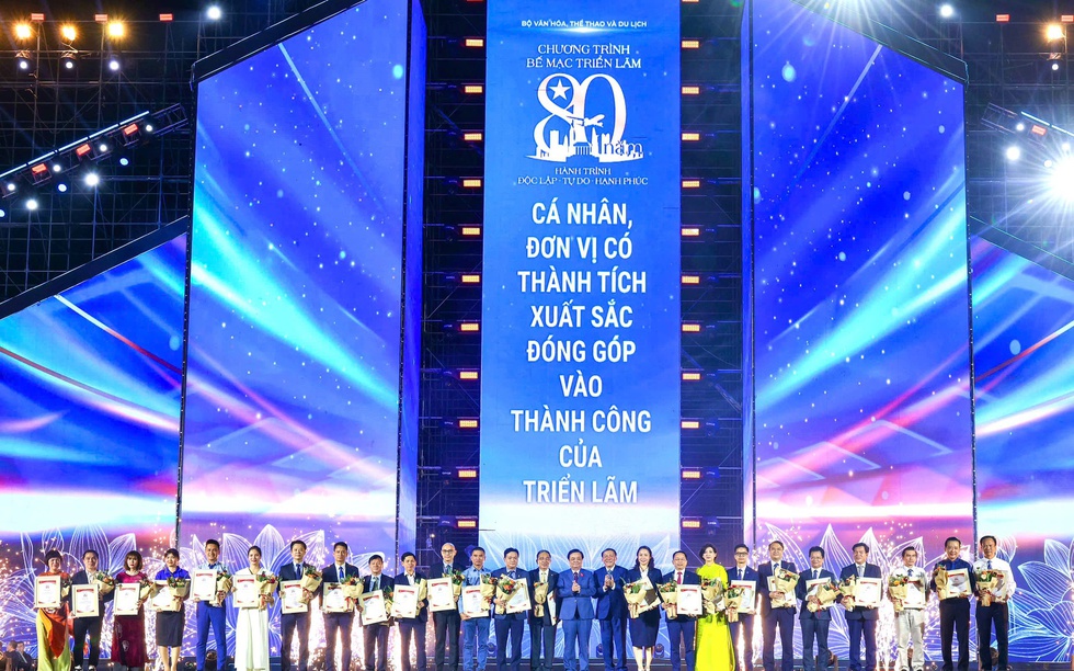 MIK Group lọt Top “Không gian trưng bày tiêu biểu” tại Triển lãm Thành tựu đất nước