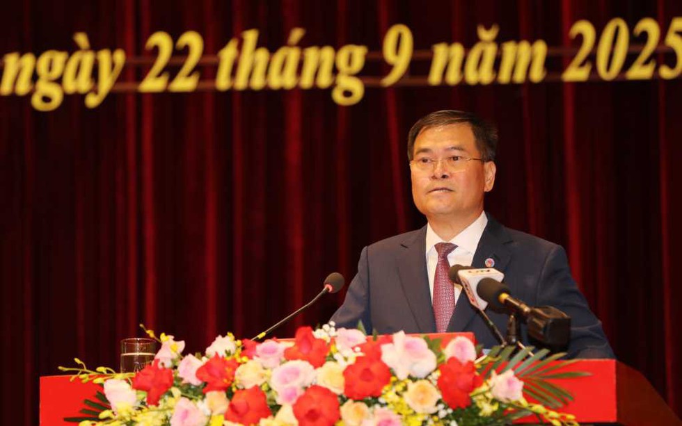 Ông Bùi Văn Khắng giữ chức Chủ tịch UBND tỉnh Quảng Ninh