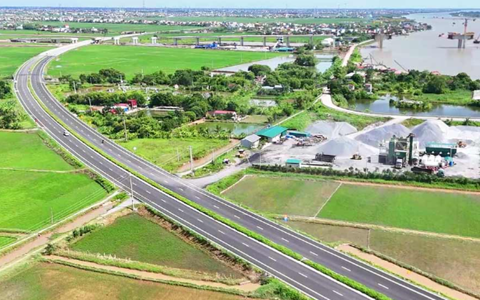 Tuyến đường 5.300 tỷ đi qua 3 huyện tỉnh Nam Định cũ nối với cao tốc đầu tiên của miền Bắc chính thức khánh thành