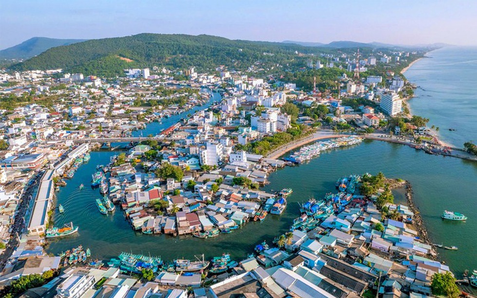 Đặc khu lớn bậc nhất Việt Nam gặp khó khăn khi đào hồ nước rộng 130ha, chuẩn bị cho sự kiện đặc biệt