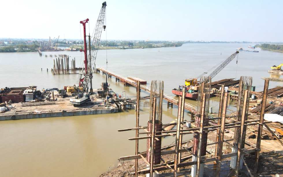 Cầu vượt sông gần nghìn tỷ kết nối 2 tỉnh Nam Định – Thái Bình cũ sẽ hoàn thành sớm 3 tháng