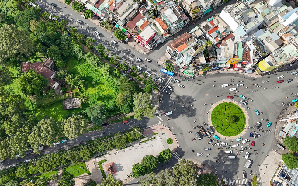 Đề xuất phương án di dời trụ sở của VNPT để làm công viên giữa trung tâm TP. HCM