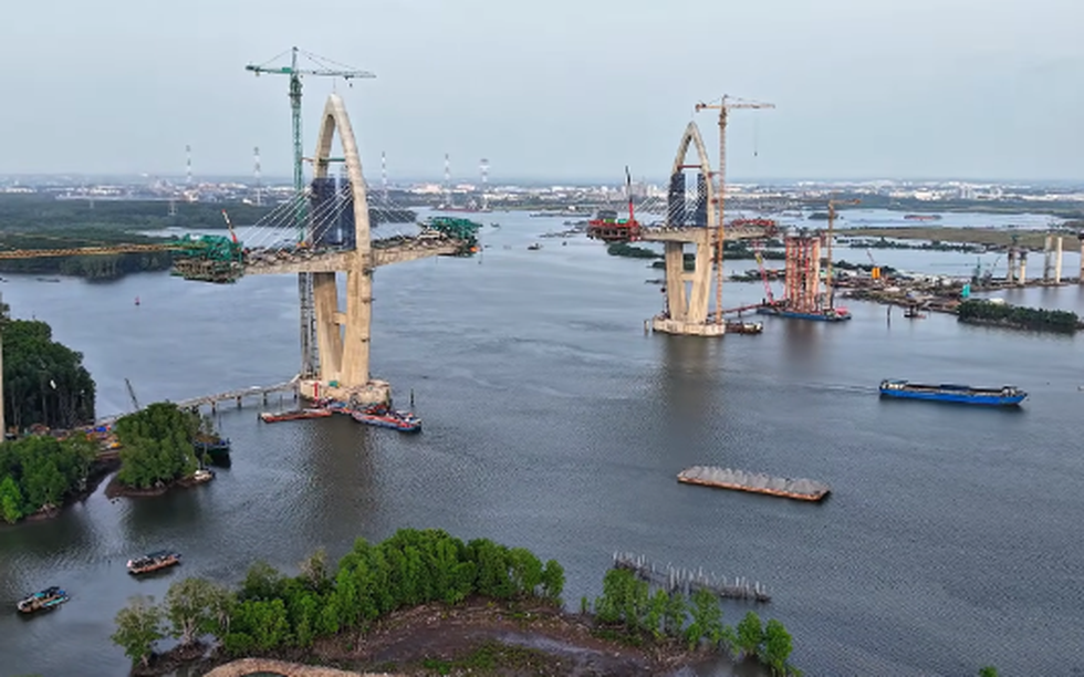 Cây cầu có nhịp chính dài nhất Đông Nam Á, kết nối 2 tỉnh thành giàu nhất cả nước sẽ hợp long trong năm nay
