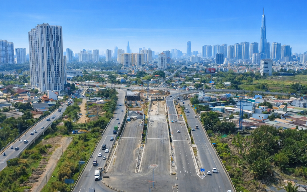 Chỉ vài tuần nữa, chính thức thông xe hầm chui cuối cùng tại nút giao 3.400 tỷ hiện đại nhất thành phố giàu nhất Việt Nam