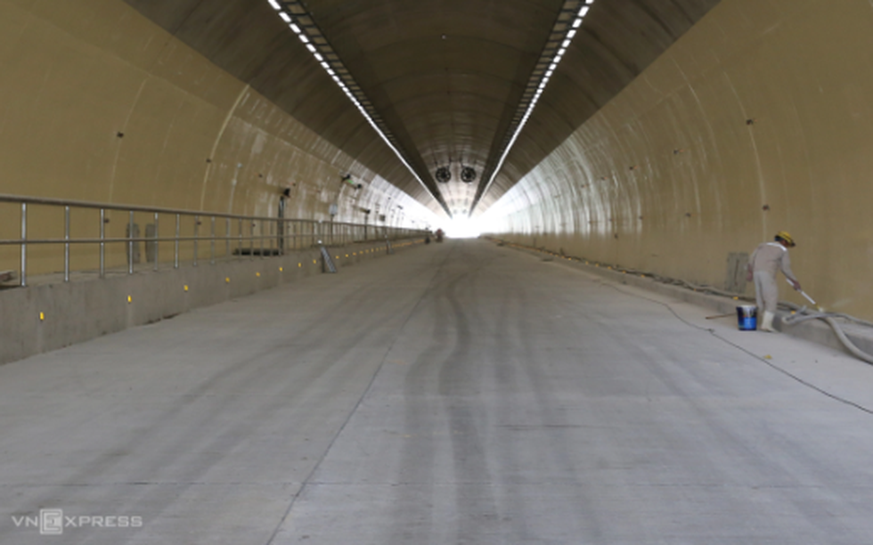 Ngày kia, chính thức thông xe hầm xuyên núi kết nối 2 tỉnh hẹp ngang của Việt Nam