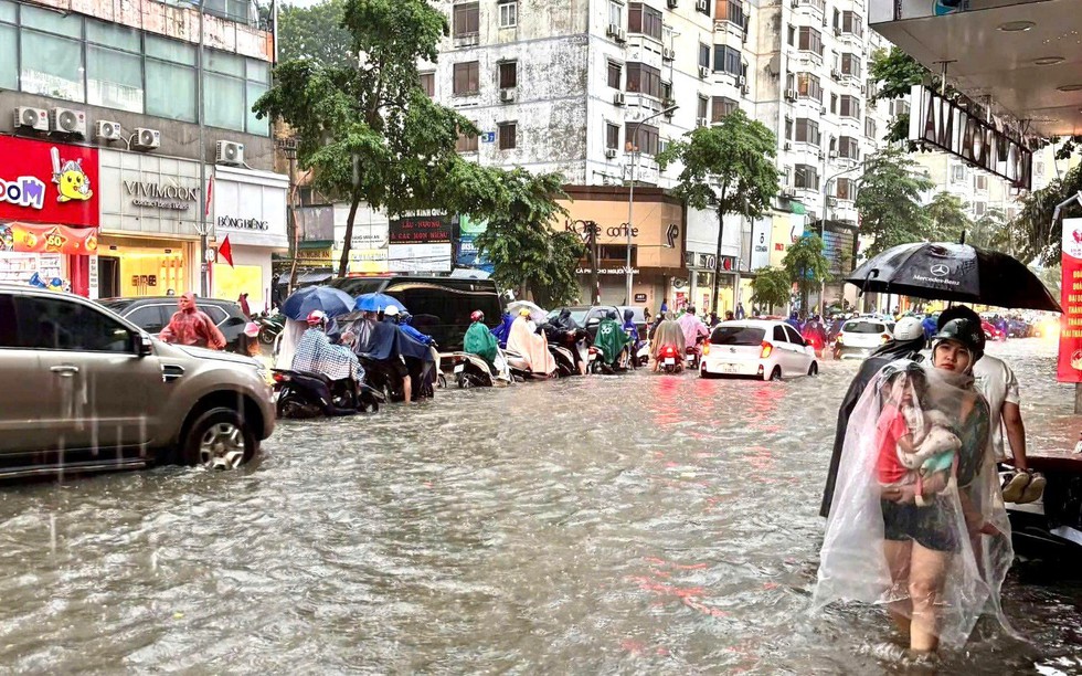 Làm việc với Bộ Xây dựng, Nhật Bản cam kết đồng hành giải quyết ngập úng đô thị tại Việt Nam