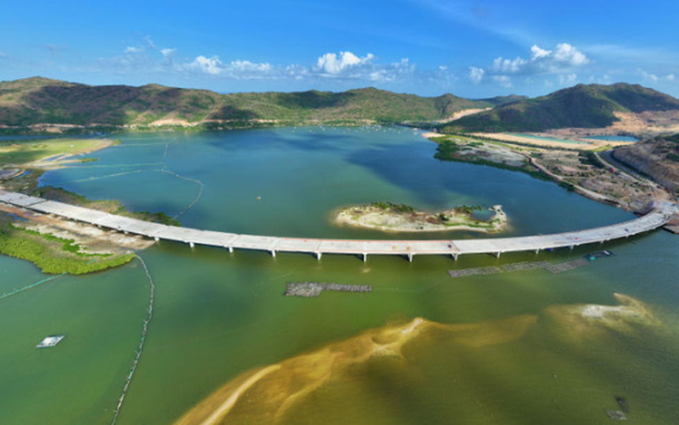 Việt Nam sắp hoàn thành thêm 1 cầu vượt biển mới