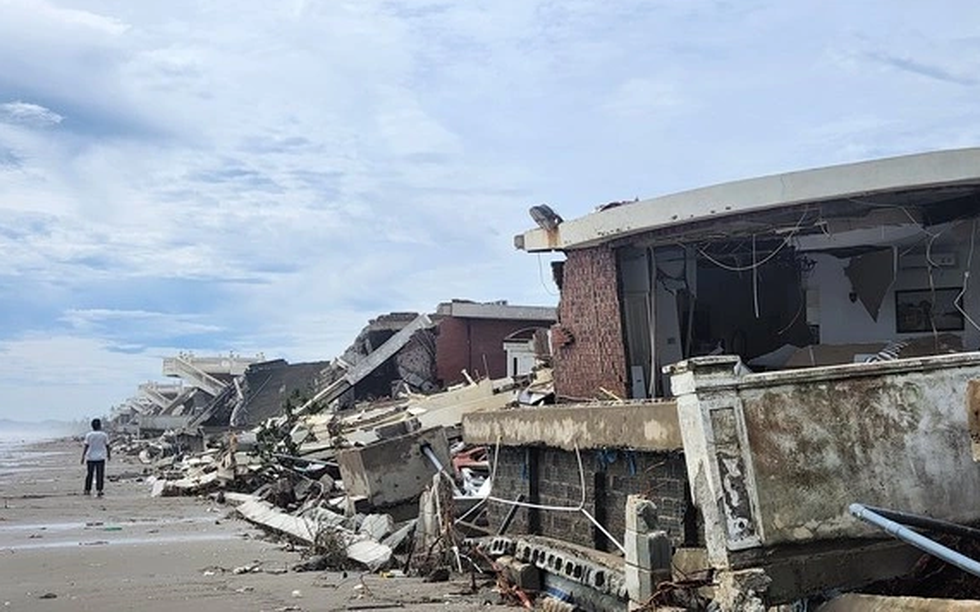 Sở Xây dựng chính thức thông tin về vụ việc loạt biệt thự đổ sập trong bão ở miền Trung