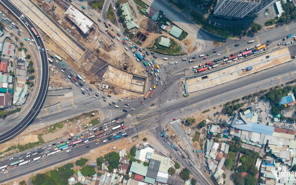 Nút giao 3.400 tỷ lớn và hiện đại nhất TP giàu nhất Việt Nam lùi thời hạn thông xe nửa năm