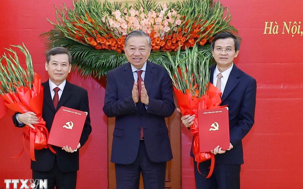 Tổng Bí thư Tô Lâm trao Quyết định của Bộ Chính trị phân công, bổ nhiệm cán bộ