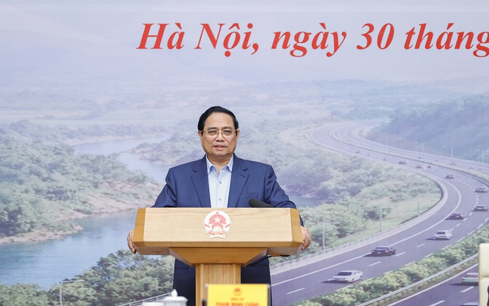 Thủ tướng yêu cầu rà soát việc triển khai loạt cao tốc, không để '1km có quá nhiều nhà thầu cùng làm'