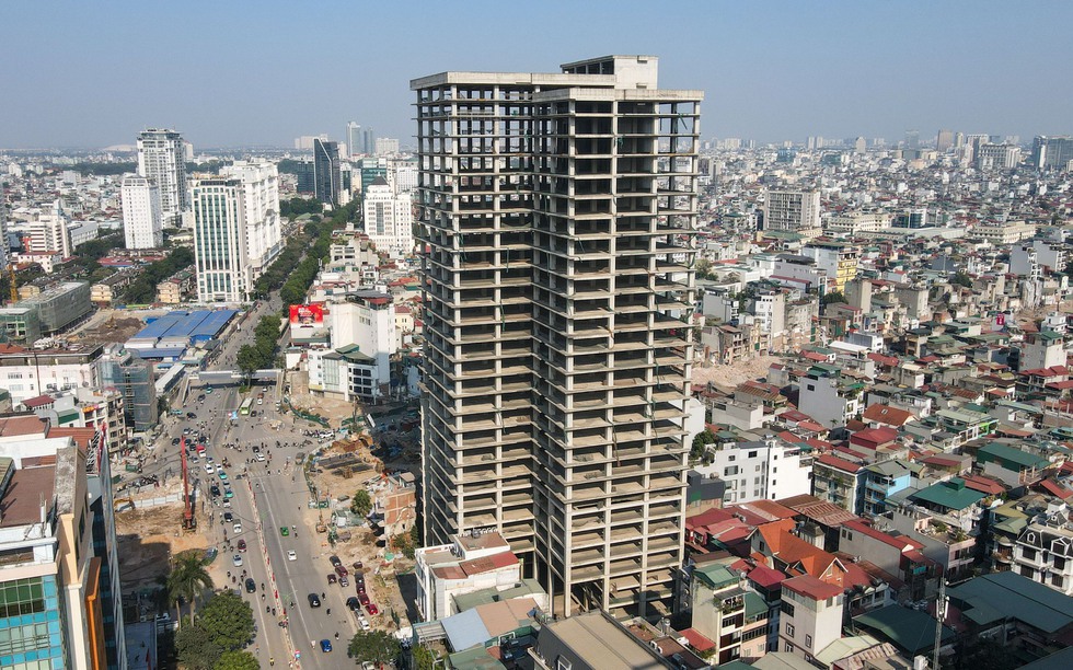 Hà Nội: Cận cảnh tòa nhà 1A Láng Hạ bỏ hoang trên "đất vàng" vừa về tay Kinh Bắc