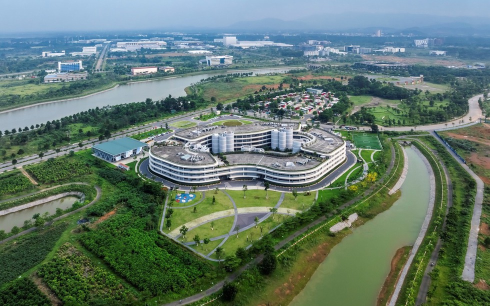 Việt Nam có Làng Vô Cực sở hữu kiến trúc thấp tầng độc đáo, tọa lạc tại ‘Thung lũng Silicon’ miền Bắc