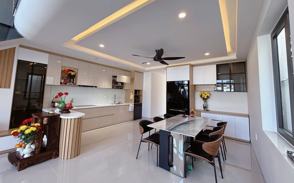 Trải nghiệm hai tinh thần trong cùng một căn hộ: Hiện đại tối giản và Á Đông sâu lắng