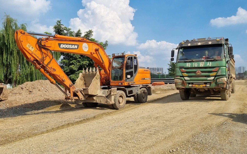 Phấn đấu thông xe kỹ thuật Dự án đường vành đai 2,5 đoạn Nguyễn Trãi - Đầm Hồng vào dịp 10/10