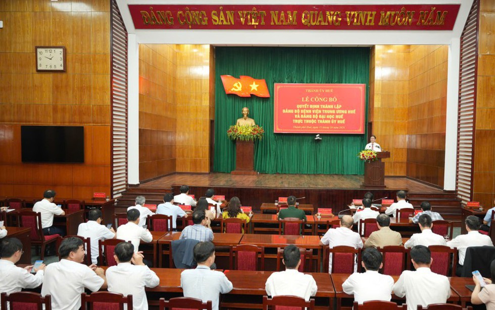 TP. Huế: Thành lập Đảng bộ Bệnh viện Trung ương Huế và Đảng bộ Đại học Huế