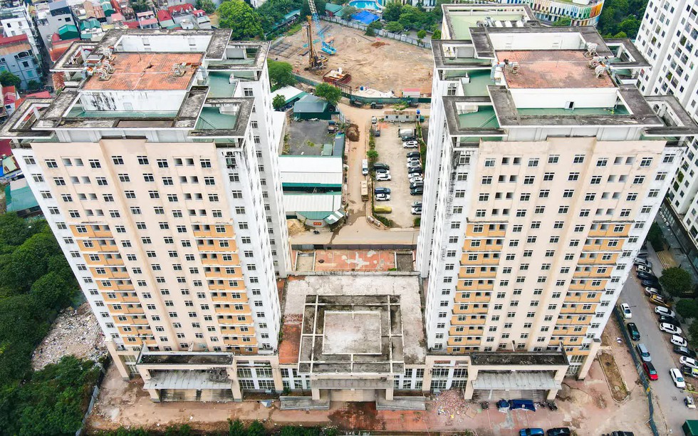 Cận cảnh toà nhà tái định cư cạnh khu đô thị Starlake vừa được Hà Nội yêu cầu sớm bàn giao