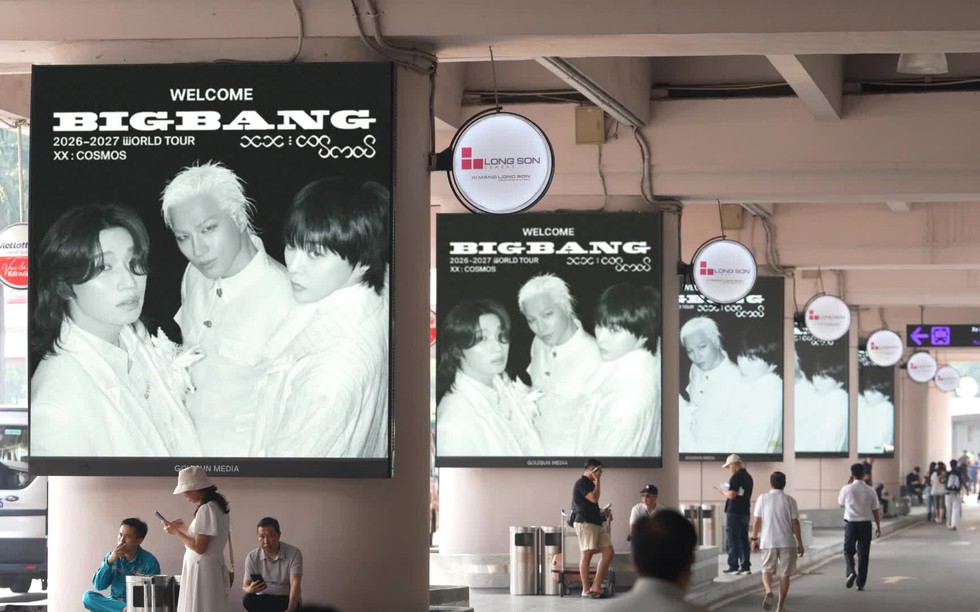 BIGBANG hạ cánh xuống Nội Bài, di chuyển bằng Rolls Royce về khách sạn