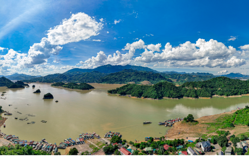 Hồ nước nhân tạo lớn nhất Việt Nam dài 230km, có nhà máy thủy điện lớn nhất Đông Nam Á