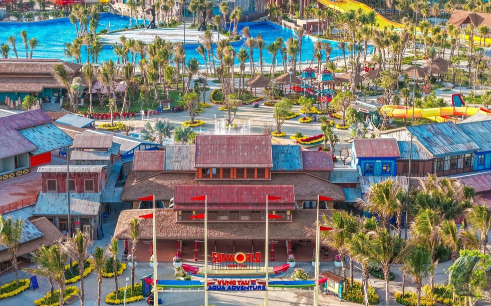 Việt Nam chính thức khai trương công viên viên nước sở hữu 2 kỷ lục thế giới, tọa lạc ngay bên bờ biển
