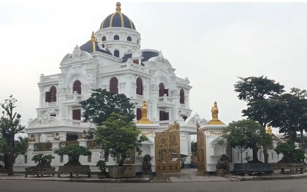 ‘Ông trùm’ thạch rau câu Long Hải sở hữu lâu đài dát vàng, giá trị trăm tỷ trên mảnh đất quê hương