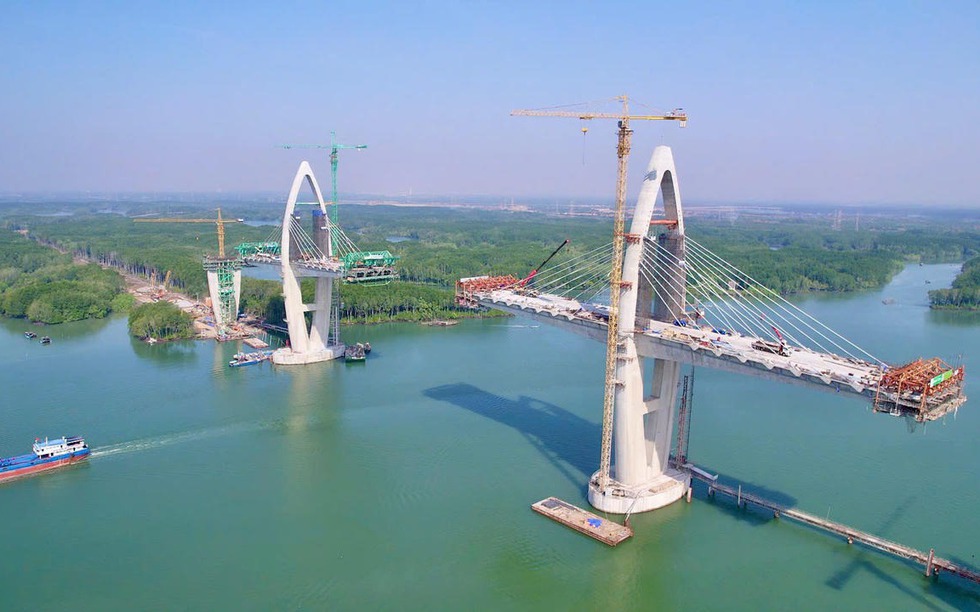 Cầu có nhịp chính dài nhất Đông Nam Á dần thành hình, nỗ lực tiến sát ngày hợp long