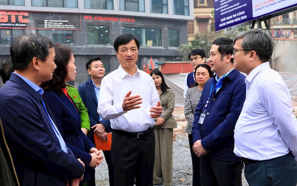 Bí thư Thành ủy Hà Nội yêu cầu xử lý dứt điểm nhà siêu mỏng, siêu méo dọc tuyến Vành đai 2,5