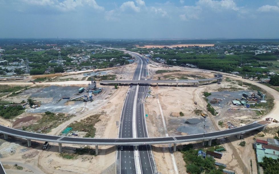 Chỉ 1 tháng nữa, thông xe đoạn cao tốc nghìn tỷ kết nối 2 tỉnh thành giàu nhất cả nước