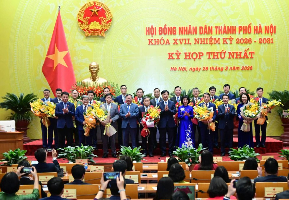 Bà Phùng Thị Hồng Hà, ông Vũ Đại Thắng tái đắc cử Chủ tịch HĐND và UBND TP Hà Nội