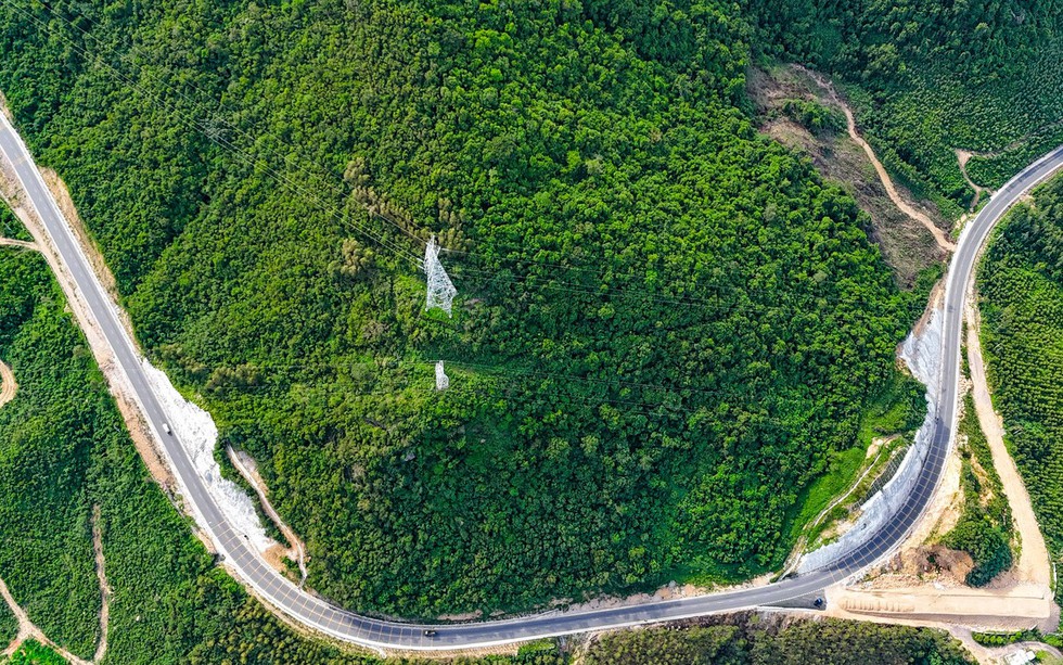 Nỗ lực gỡ khó cho tuyến cao tốc gần 44.000 tỷ băng qua con đèo hiểm trở, chạy dọc tỉnh lớn thứ 2 Việt Nam