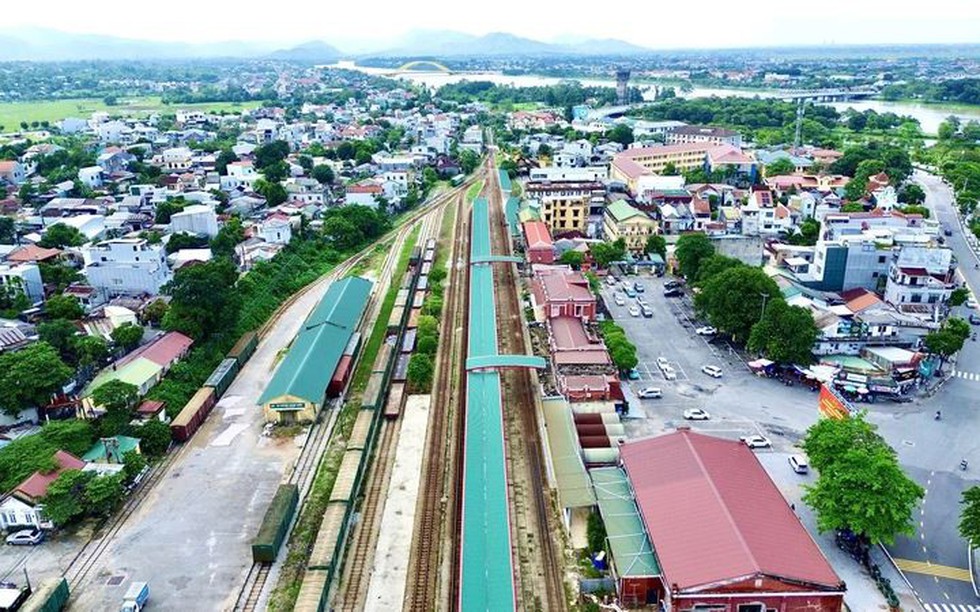 Đường sắt Bắc - Nam qua TP trẻ nhất Việt Nam dự kiến có 5 hầm chui, 4 đường ngang nhằm xóa bỏ 'điểm đen' về giao thông