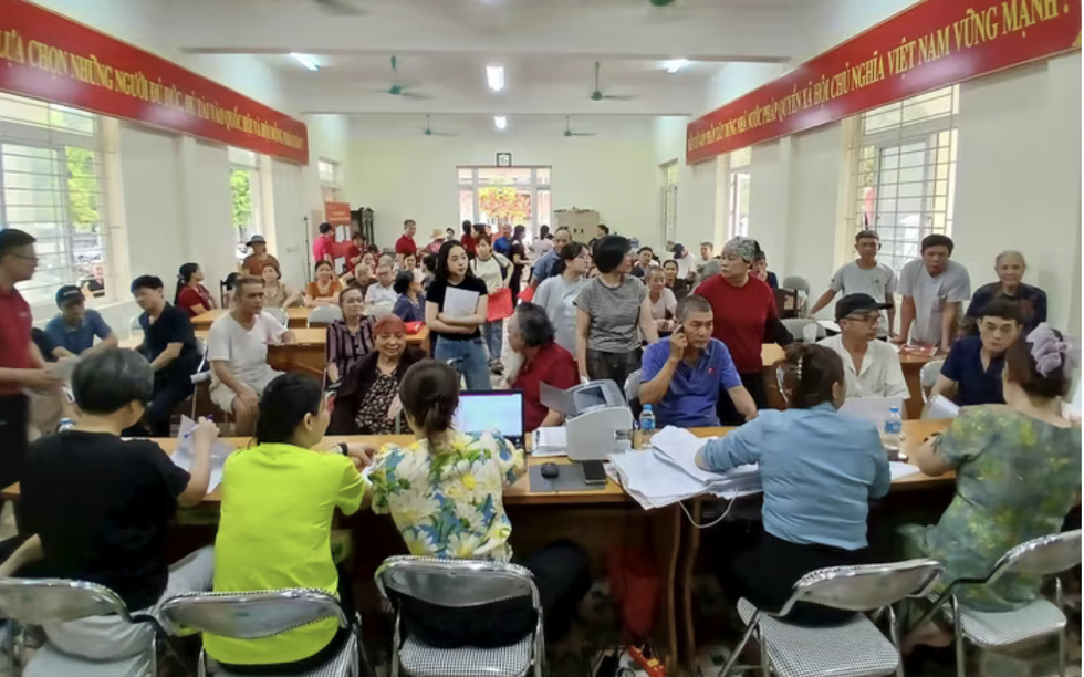 Người dân 2 thôn ngồi chật kín nhà văn hóa nhận tiền bồi thường đại dự án 925.000 tỷ sở hữu sân vận động lớn nhất thế giới của Việt Nam