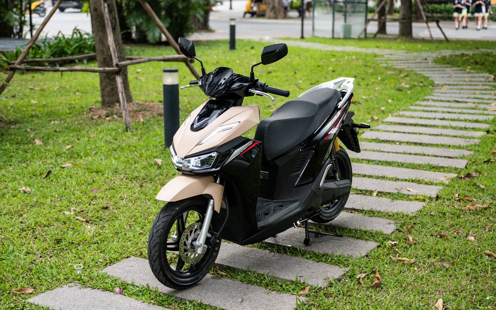 Ưu đãi tháng 4 sắp khép lại, VinFast Viper đổi pin siêu tốc hút khách chốt đơn trước giờ G