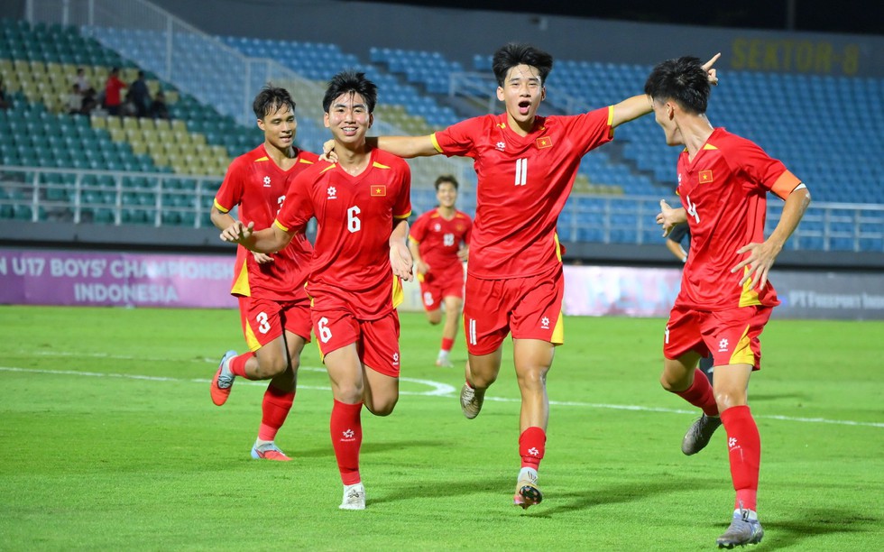 U17 Việt Nam vô địch: Dấu ấn HLV Roland và “hệ sinh thái” CLB Hà Nội