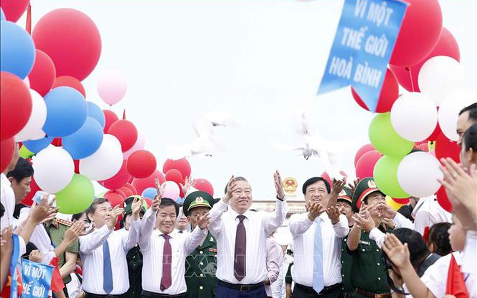 Tổng Bí thư, Chủ tịch nước Tô Lâm dự Lễ Thượng cờ 'Thống nhất non sông'