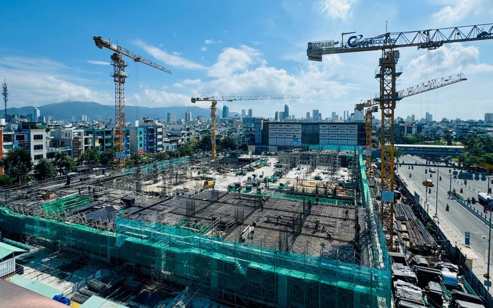 Triển vọng nhóm doanh nghiệp xây lắp, bất động sản trước "làn sóng" đầu tư công