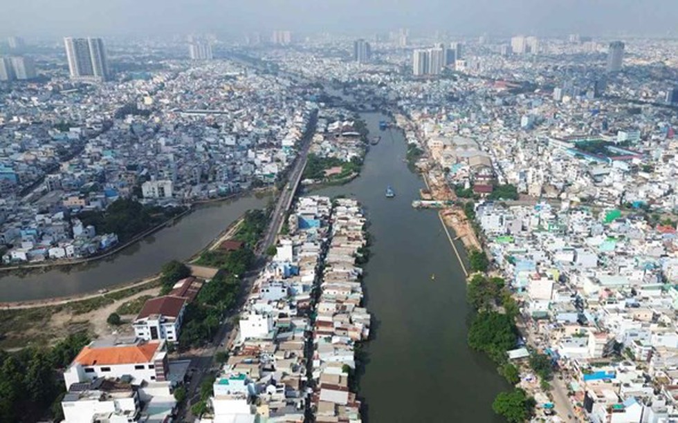 Chi gần 100.000 tỷ giải tỏa 15.708 căn nhà, TP giàu nhất Việt Nam quyết 'xóa sổ' kênh đen tại 3 phường