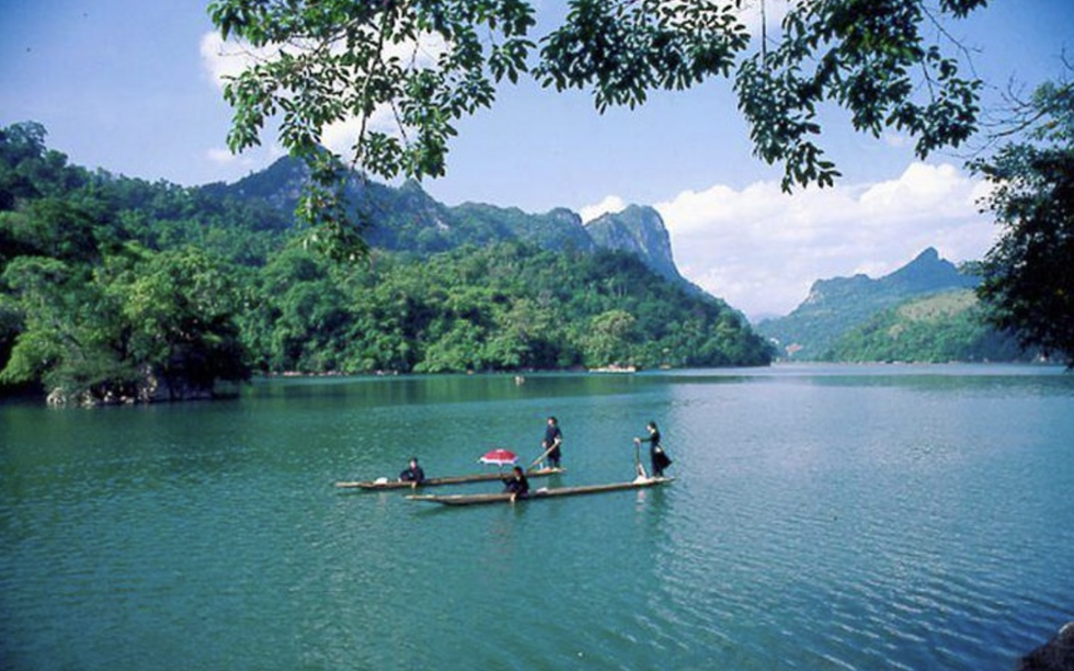 Quy hoạch hồ nước ngọt 200 triệu năm tuổi, lớn nhất Việt Nam, đẹp nhất thế giới thành điểm đến du lịch khác biệt